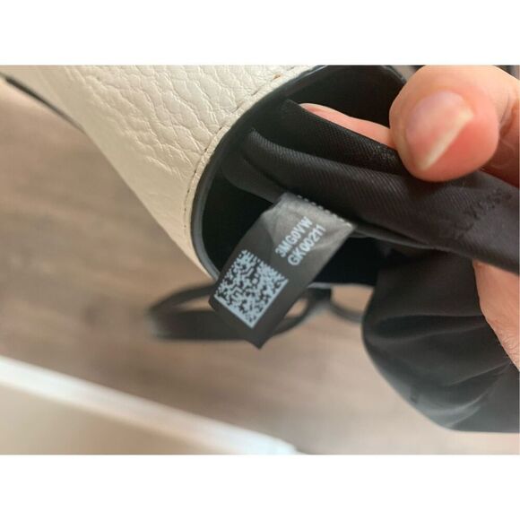 Michael Kors white and black tote work tote leather tote - Picture 7 of 7